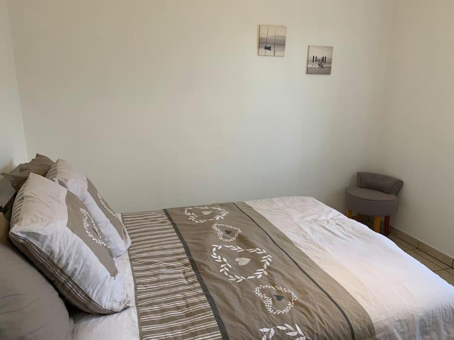 Gite 3 Etoiles Les Gourlines Avec Balneo, Veranda, Piscine Et Garage Avermes المظهر الخارجي الصورة