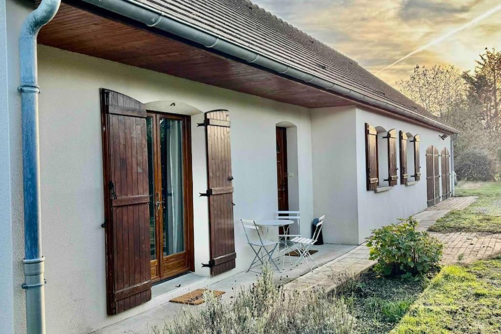 Gite 3 Etoiles Les Gourlines Avec Balneo, Veranda, Piscine Et Garage Avermes المظهر الخارجي الصورة