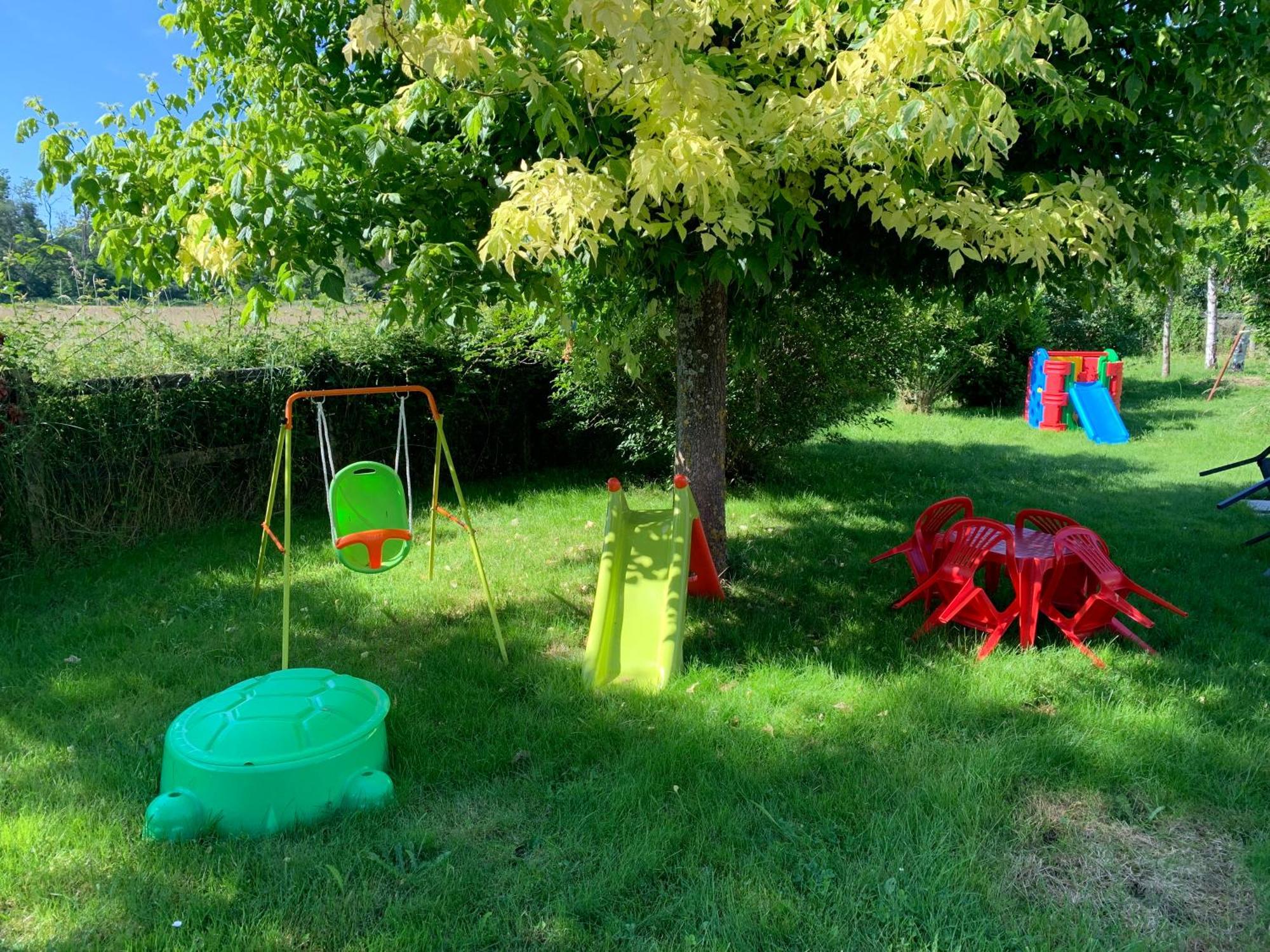 Gite 3 Etoiles Les Gourlines Avec Balneo, Veranda, Piscine Et Garage Avermes المظهر الخارجي الصورة